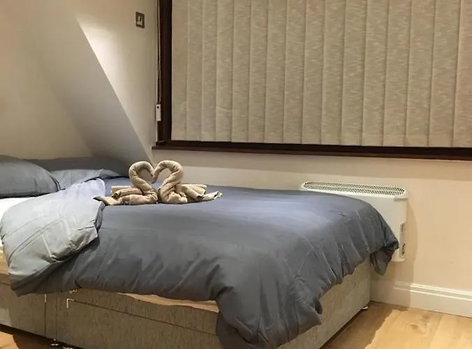 Studio Flat In The Heart Of Golders Green
