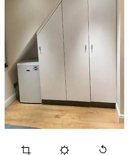 Studio Flat In The Heart Of Golders Green