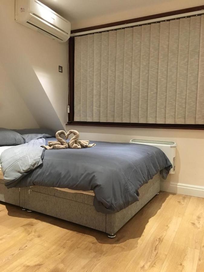 Flat In The Heart Of Golders London