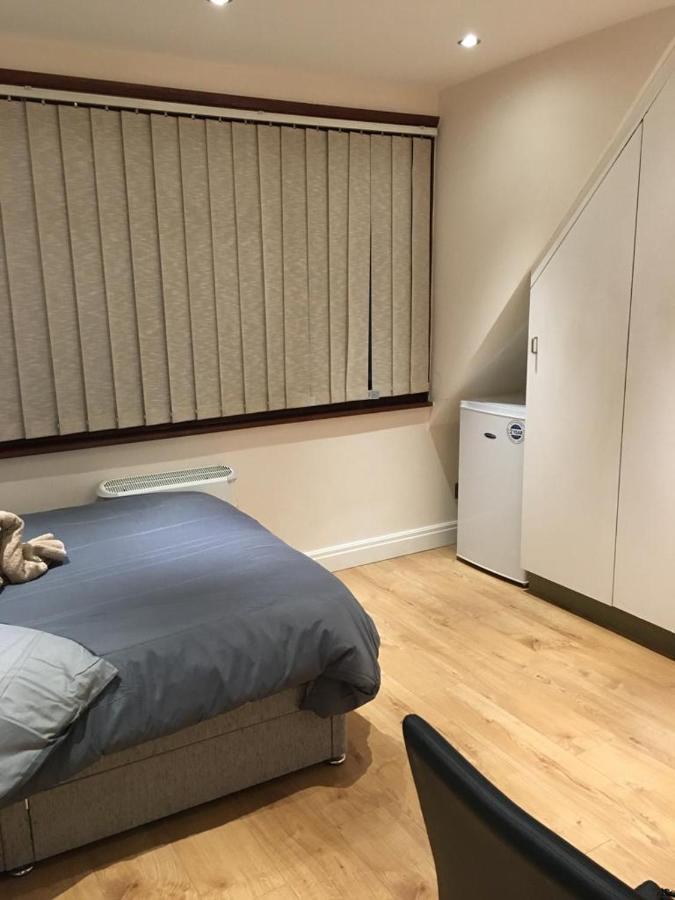 Apartment Flat In The Heart Of Golders London
